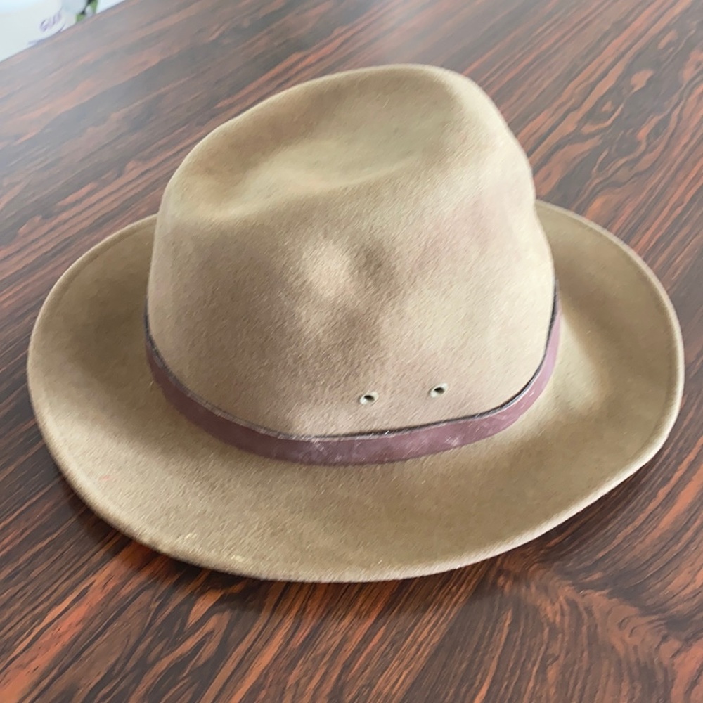 Vintage 100% wool kids Safari hat.